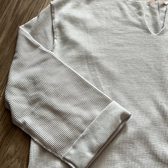 Francesca’s Loose Fit Crop Top - Picture 5 of 14